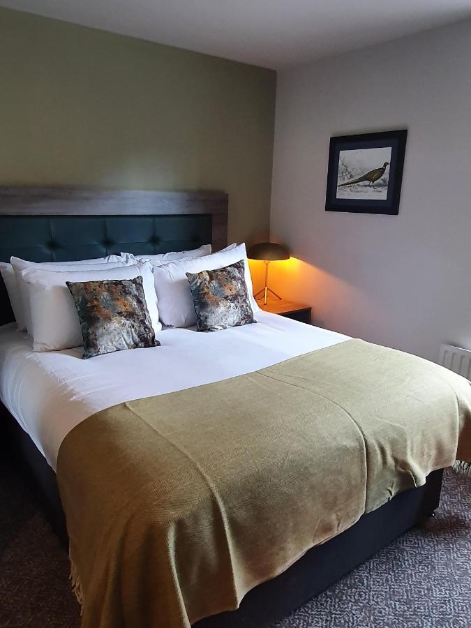 Отель The Coach And Horses Хексем Номер фото