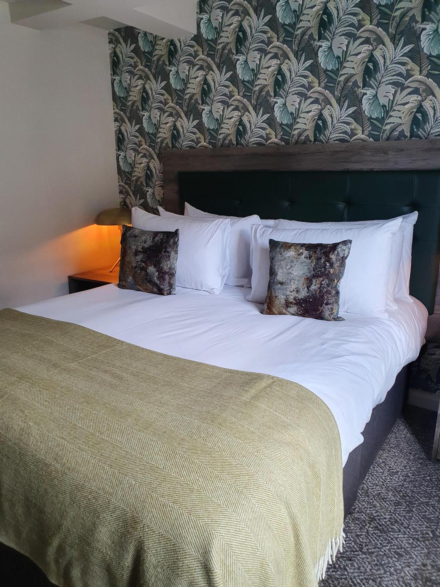 Отель The Coach And Horses Хексем Номер фото